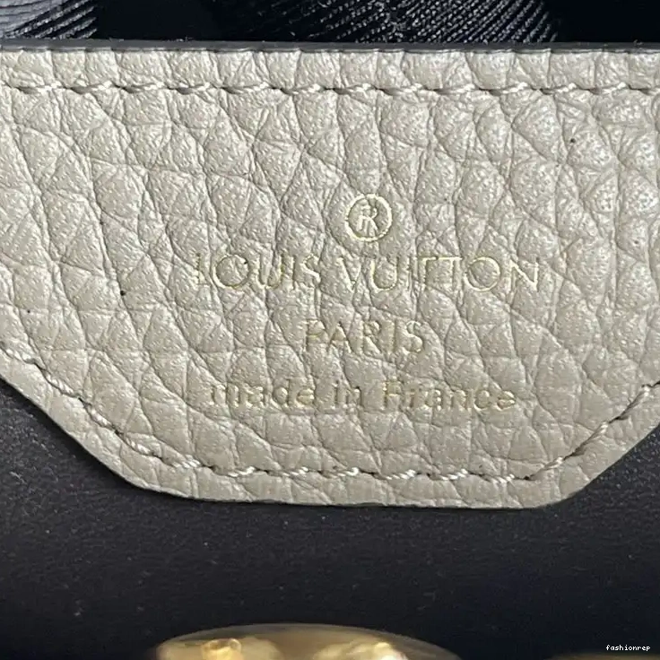 Fashionrepsfam ru LV 2110YA0112 Bags 1016